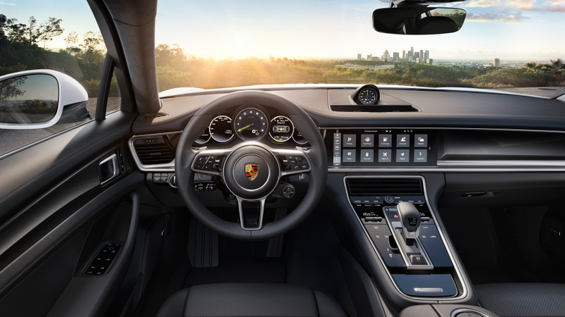 Illustration for article titled The 2018 Porsche Panamera 4 E-Hybrid Is a 462 HP Punch To The Gut